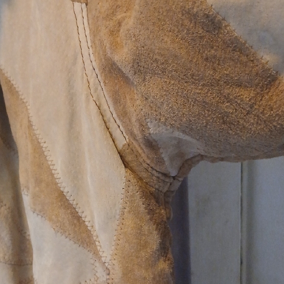 Women's Camo Leather Teddy Jacket with Hood - Picture 9 of 12